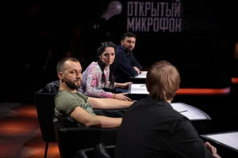 Открытый микрофон — кадр 2