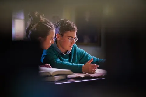 Вечеринка на Хэллоуин — кадр 7