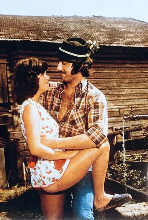 А ну-ка, девочка, разденься! — кадр 4