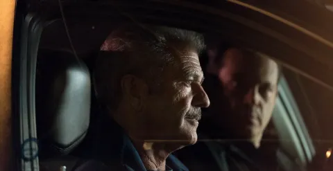 Закатать в асфальт — кадр 1