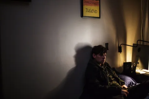 Кислота — кадр 4