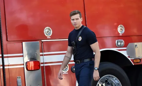 911 служба спасения — кадр 11