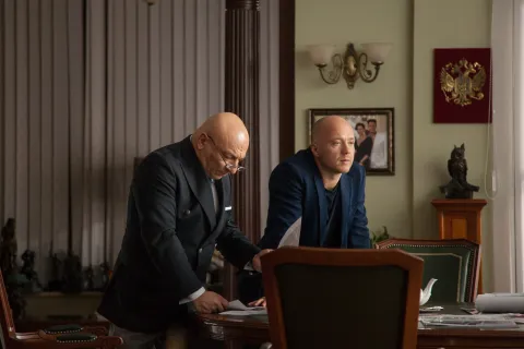 Газгольдер. Клубаре — кадр 1