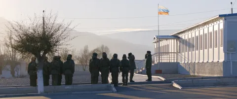 На дальних рубежах — кадр 3