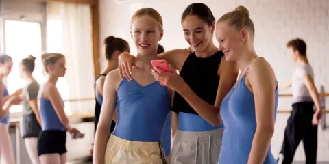 Девочка — кадр 2