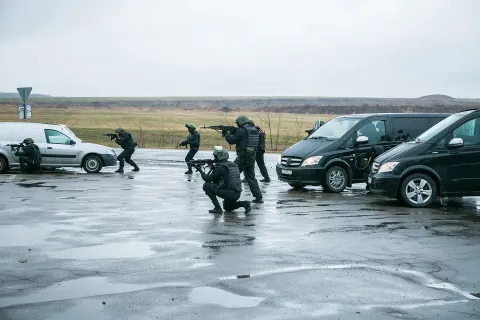 Поселенцы — кадр 2