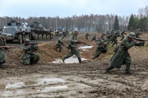 Подольские курсанты — кадр 6