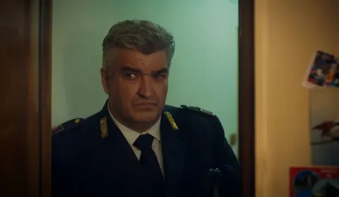 Любовь под домашним арестом — кадр 5