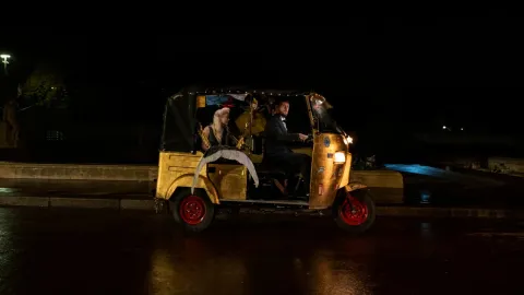 Русалка в Париже — кадр 2