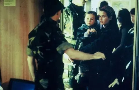Билет на поезд — кадр 12