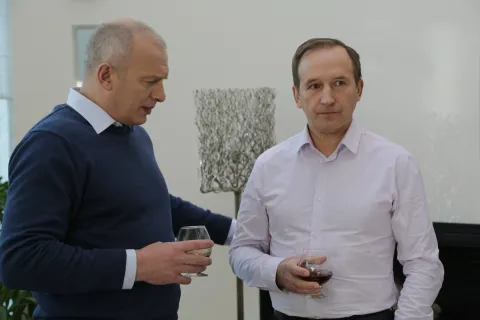 Серебряный отблеск счастья — кадр 5