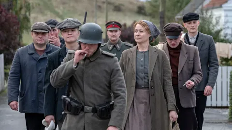 Эрна на войне — кадр 2