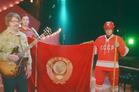 Эдуард Суровый. Слезы Брайтона — кадр 5