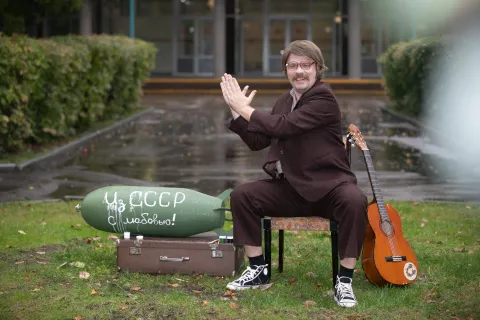 Эдуард Суровый. Слезы Брайтона — кадр 9