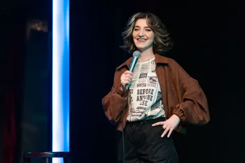Женский Stand Up — кадр 2