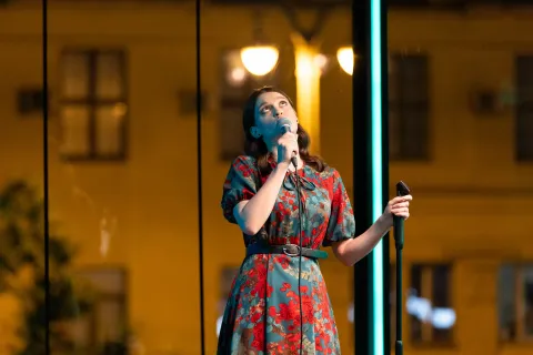 Женский Stand Up — кадр 3