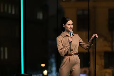 Женский Stand Up — кадр 9