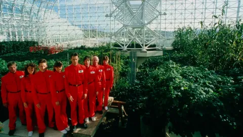 Космический корабль Земля — кадр 1