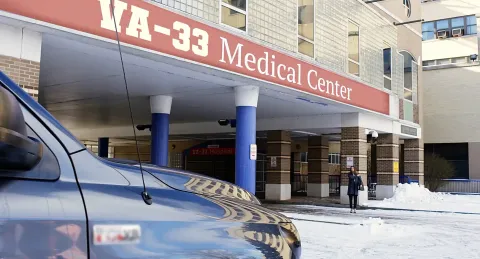 Атака на госпиталь ветеранов — кадр 4