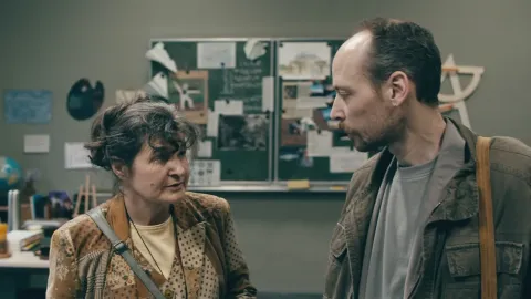 Лис в норе — кадр 3