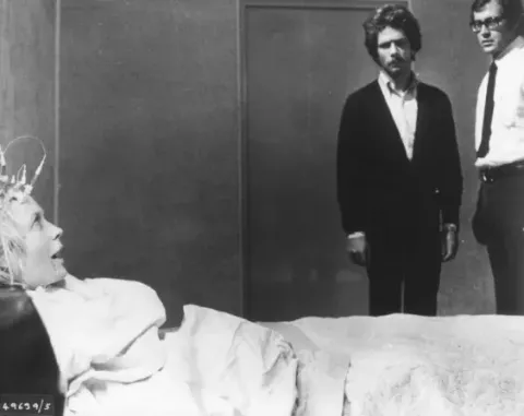За дверью — кадр 7
