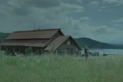 Заброшенный дом — кадр 8