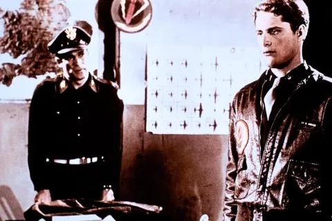 Атака 1000 самолетов — кадр 5