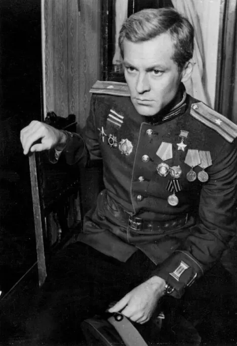 Через Гоби и Хинган — кадр 1