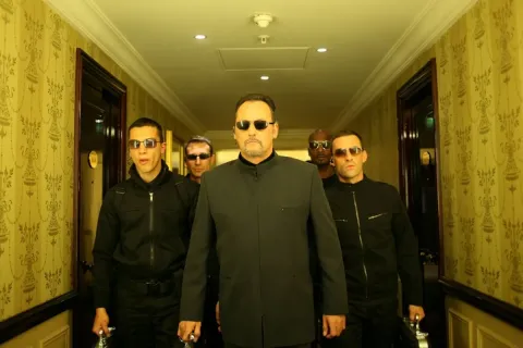 Отпетые мошенники — кадр 5