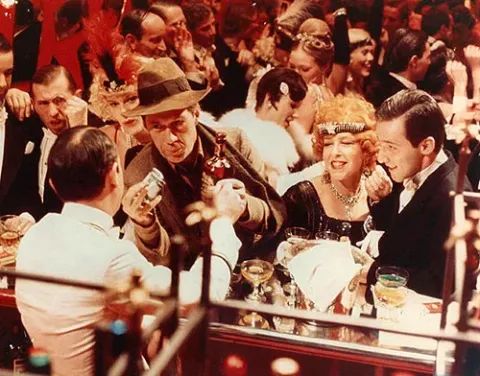 Змеиное яйцо — кадр 8