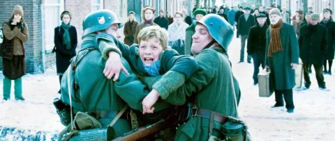 Зима в военное время — кадр 4
