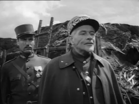 Тропы славы — кадр 1