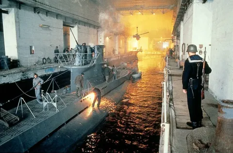 Подводная лодка — кадр 12