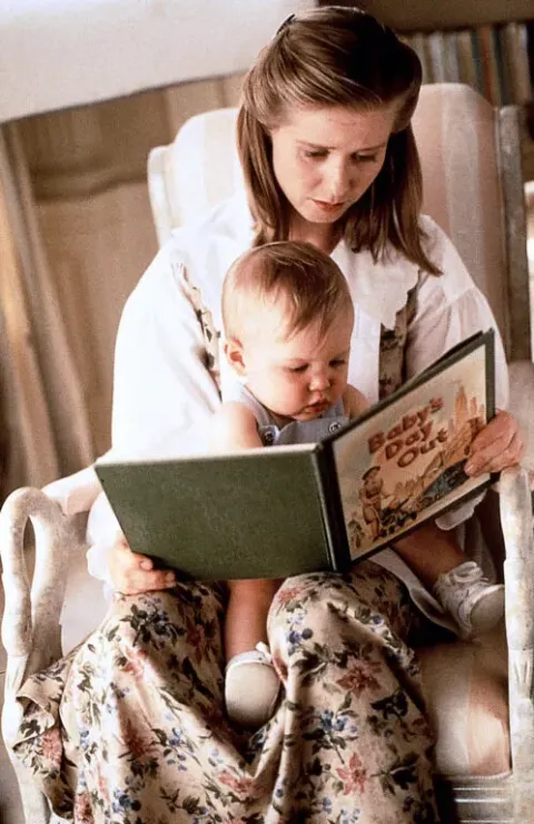 Младенец на прогулке, или Ползком от гангстеров — кадр 1
