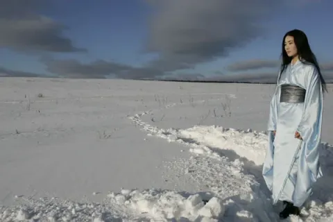 Снег тает не навсегда. — кадр 2