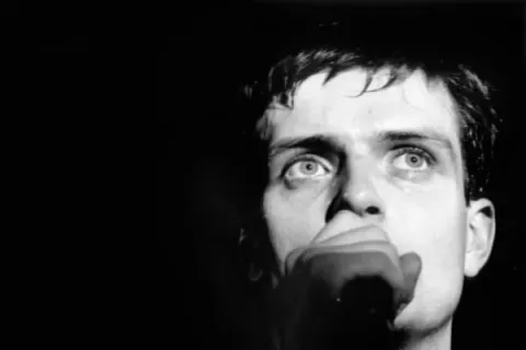 Joy Division / Джой Дивижн — кадр 8