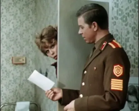 Двое в пути — кадр 8