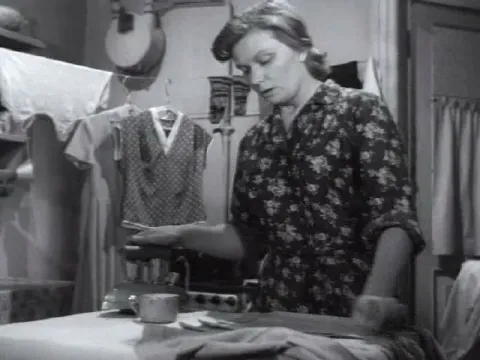 Большие и маленькие — кадр 2