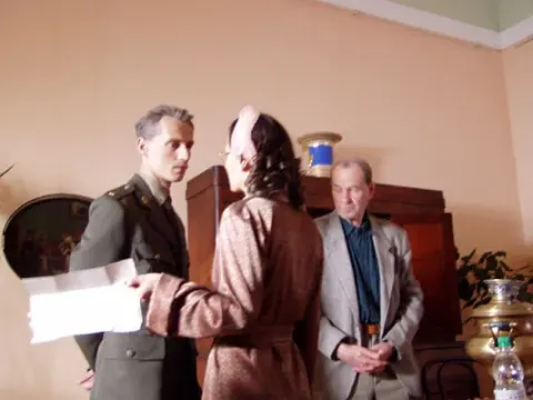 Багровый цвет снегопада — кадр 3