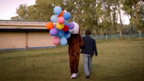 Новый парень для моей девушки — кадр 6