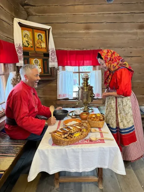 Рогов в городе — кадр 8