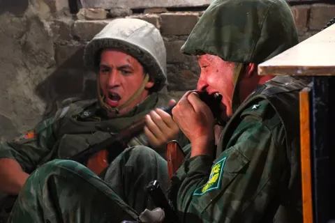 На краю стою — кадр 2