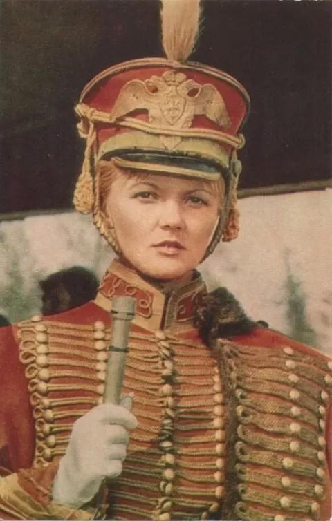 Девушка и Гранд — кадр 3