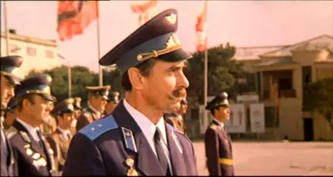 Голубые молнии — кадр 6