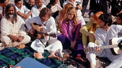 The Beatles в Индии — кадр 1