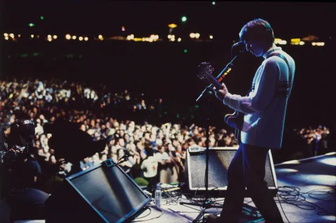 Oasis Knebworth 1996 — кадр 1