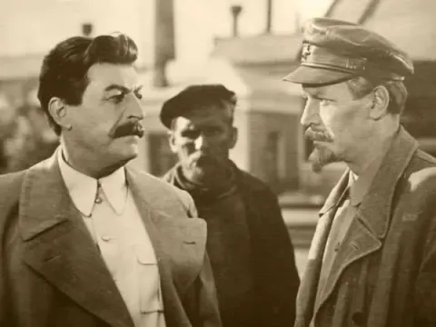 Вихри враждебные — кадр 1
