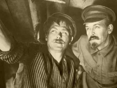Вихри враждебные — кадр 3