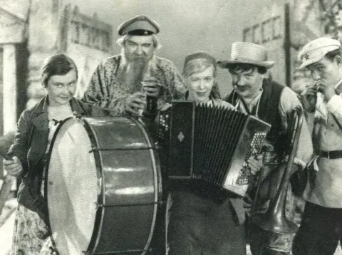 Волга-Волга — кадр 1