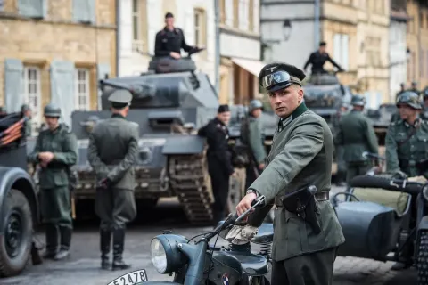 Французская сюита — кадр 3